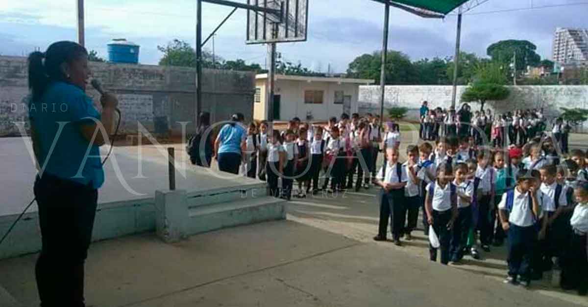 Regresan a clases 2 millones de alumnos en Veracruz