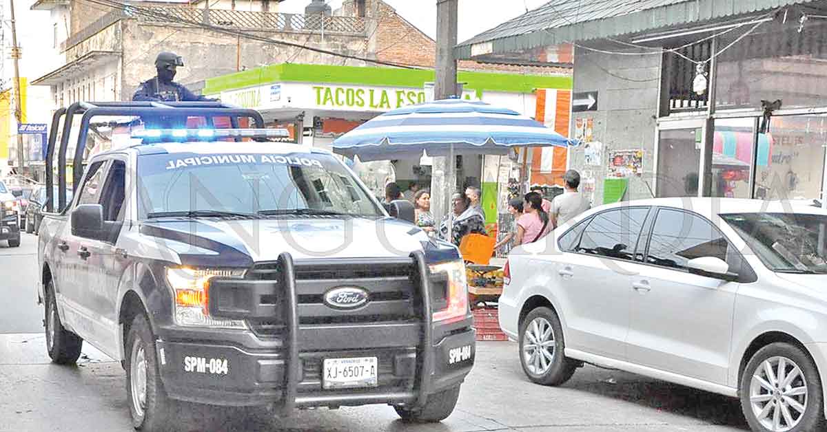 Pareja comete robo en zona centro