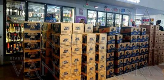 Clausuran tres negocios de venta clandestina de cerveza en Tuxpan