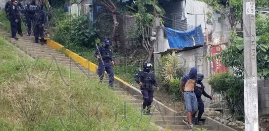 Persecución y balacera deja cinco detenidos en Córdoba